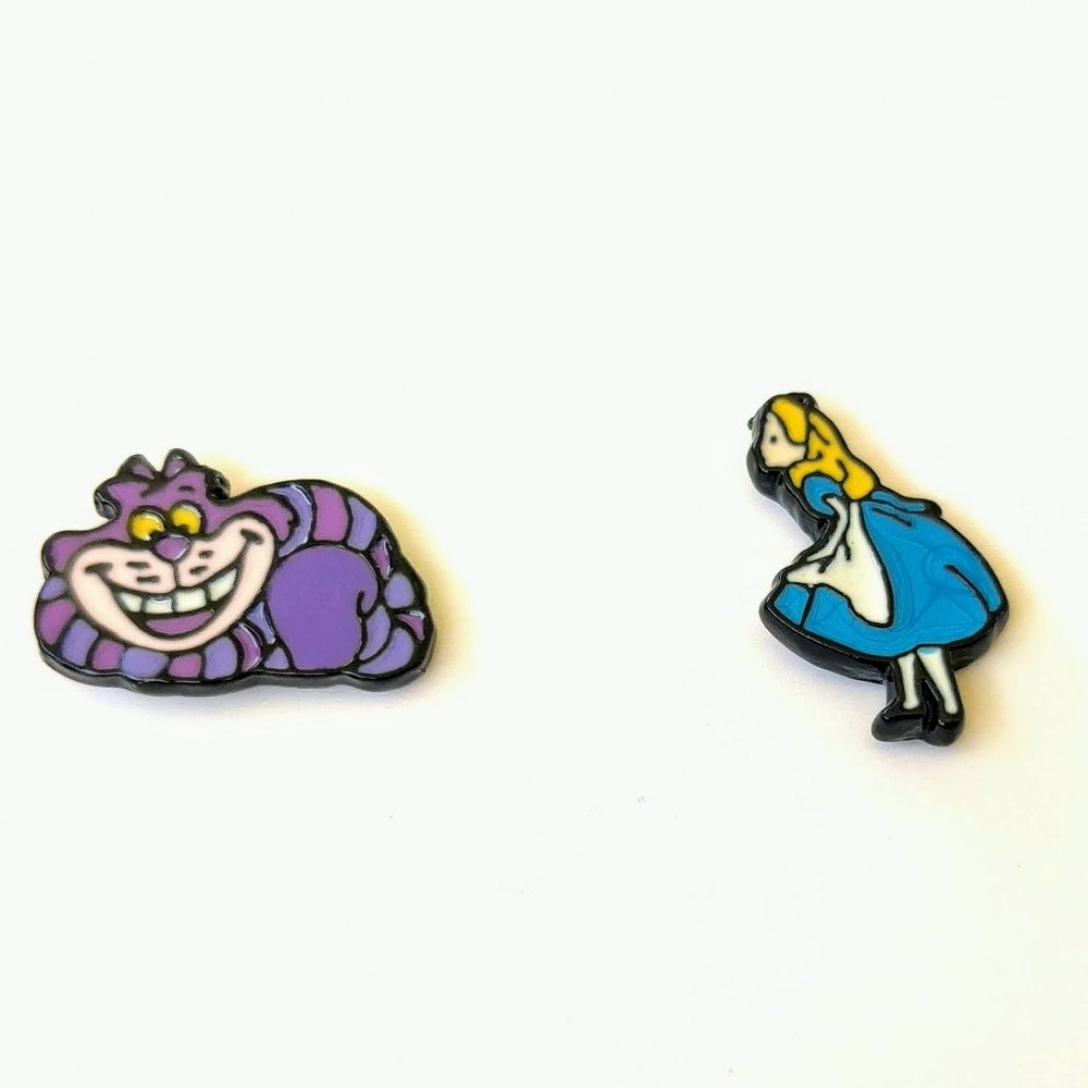 Alice in Wonderland Cheshire Cat Small Enamel Stud